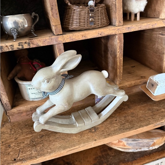 Adorable Brand NWT Rocking Rabbit Spring Easter Decor - Picture 7 of 16